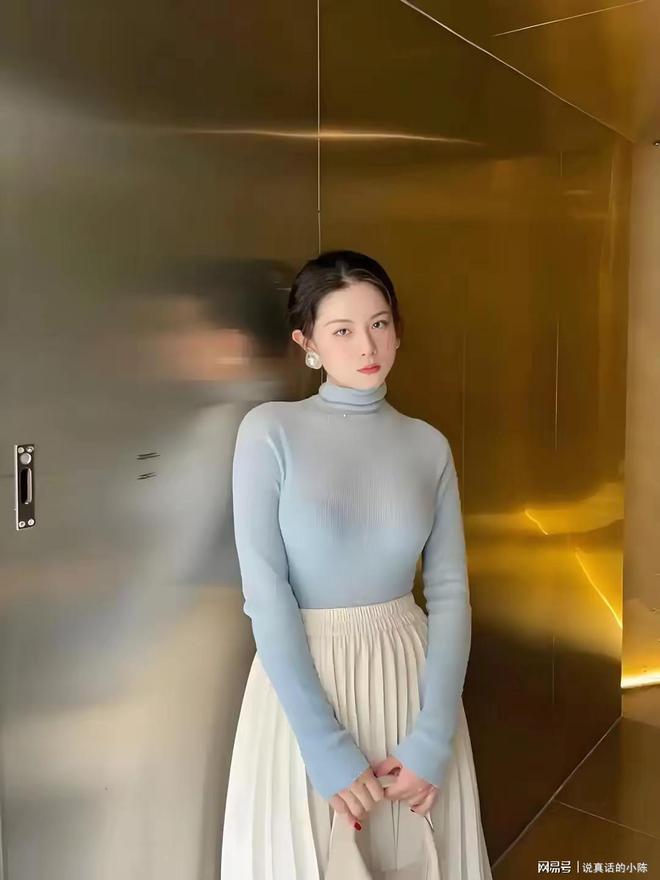 样穿着谁看了不迷糊网友：顶不住CQ9电子app人间水蜜桃这(图3)