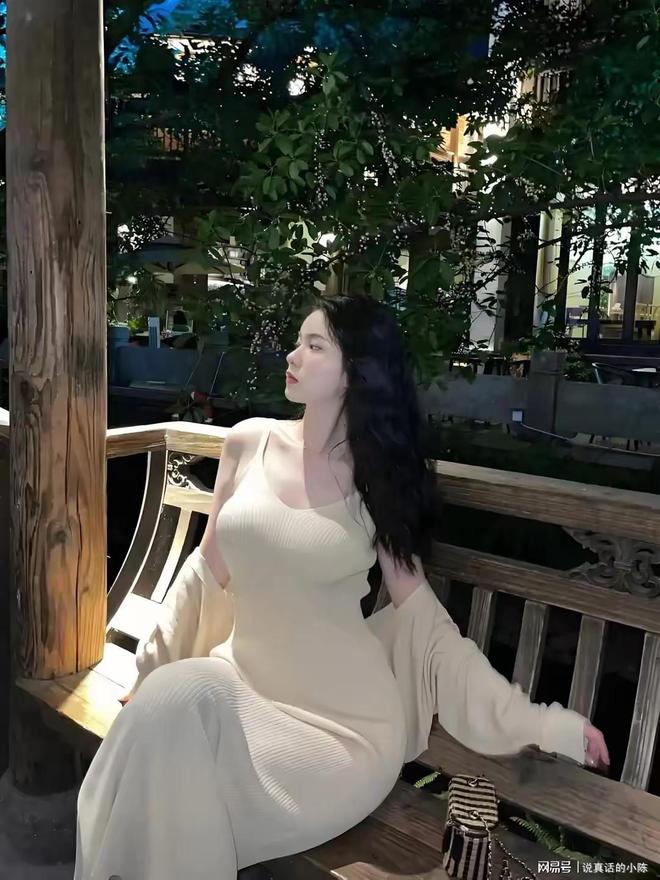 样穿着谁看了不迷糊网友：顶不住CQ9电子app人间水蜜桃这(图2)
